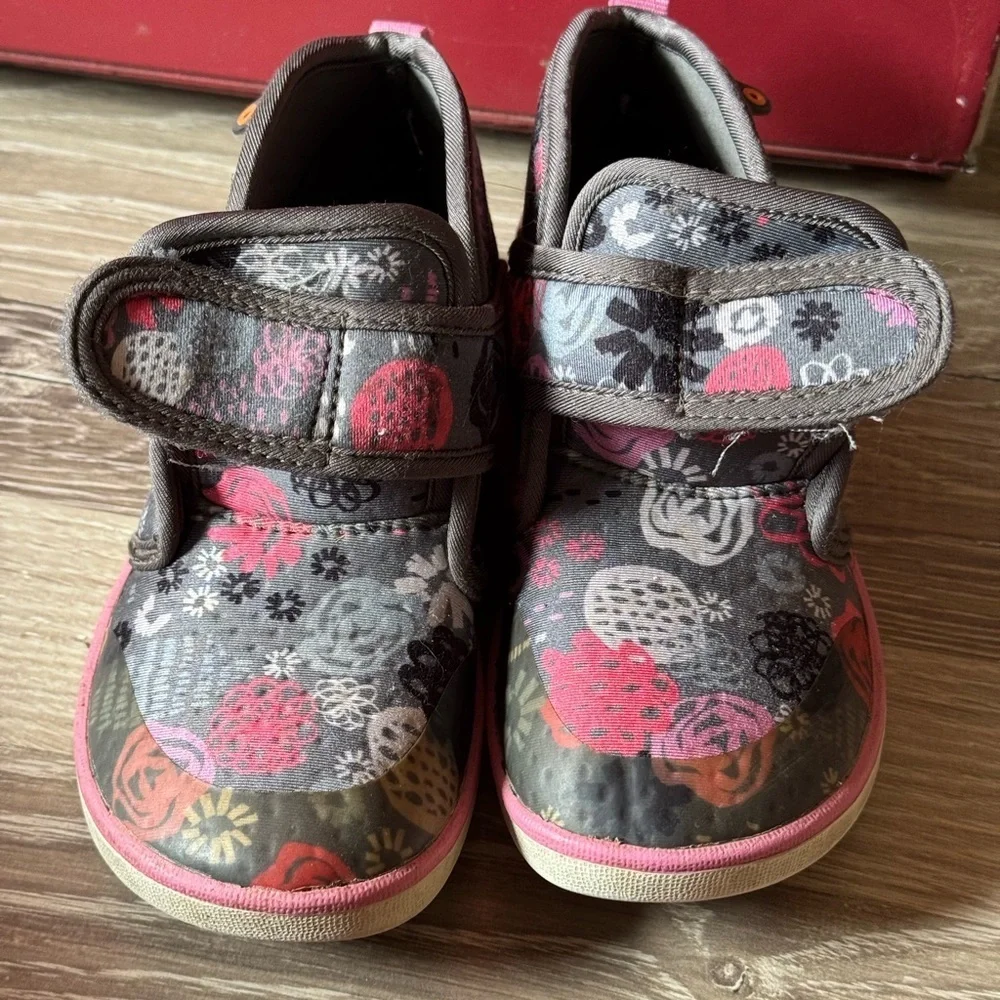 Kids Floral Patten Bogs size 12 rain shoes
